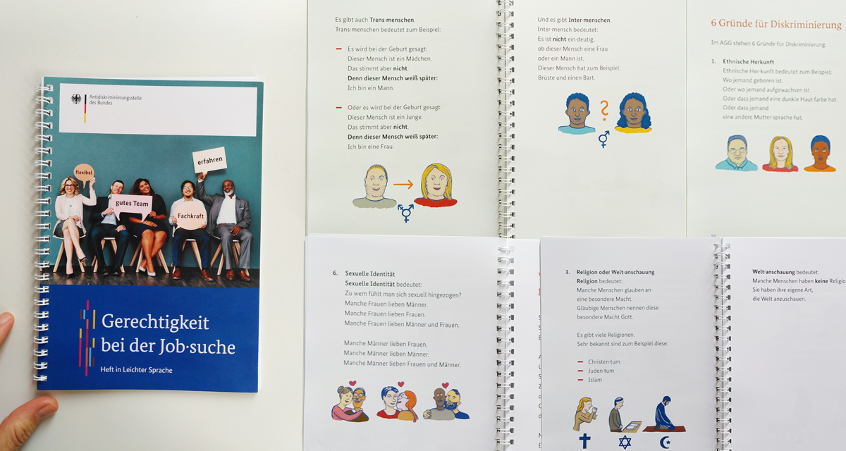 Broschüre mit Deckblatt und 4 Innenseiten. Auf dem Deckblatt steht